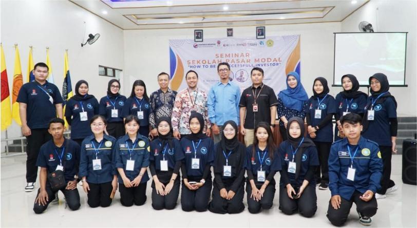 Webinar  Social Media Commerce: Peluang Bisnis di Era Migrasi Digital